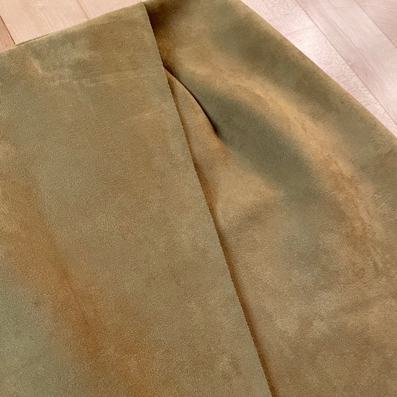 DO+BE Suede Front-Slit Pencil Skirt. Size L (6-8), Very unique piece!! - Picture 2 of 7
